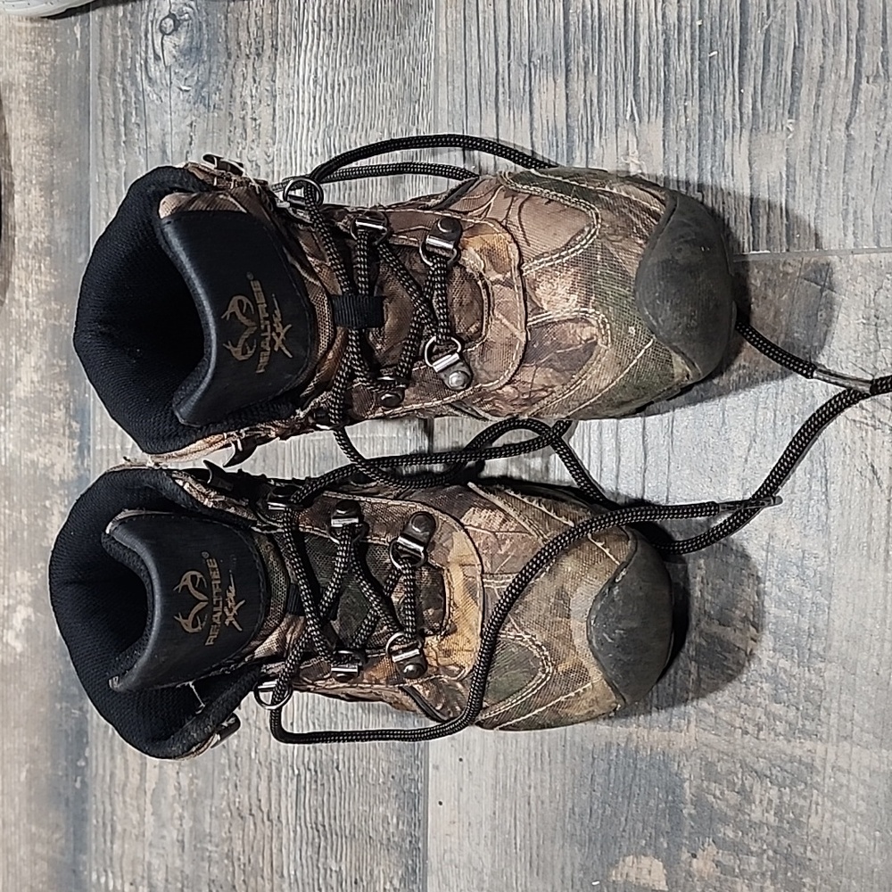 Boys Size 2 Real Tree Camo Boots